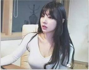 四月时装爆料女主播视频,女主播惊艳演绎潮流风尚